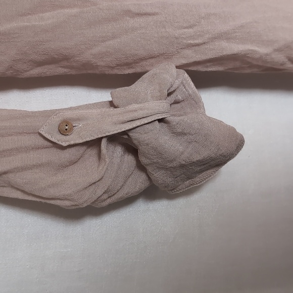 Daytrip Light Tan Crepe Long Sleeve Button Up Lace Chest Size Extra Large - Picture 4 of 7